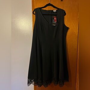 Avenue Black Sleeveless V-Neck Top